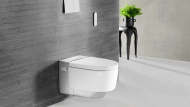 Geberit AquaClean Mera Comfort en cromado brillante con Sigma