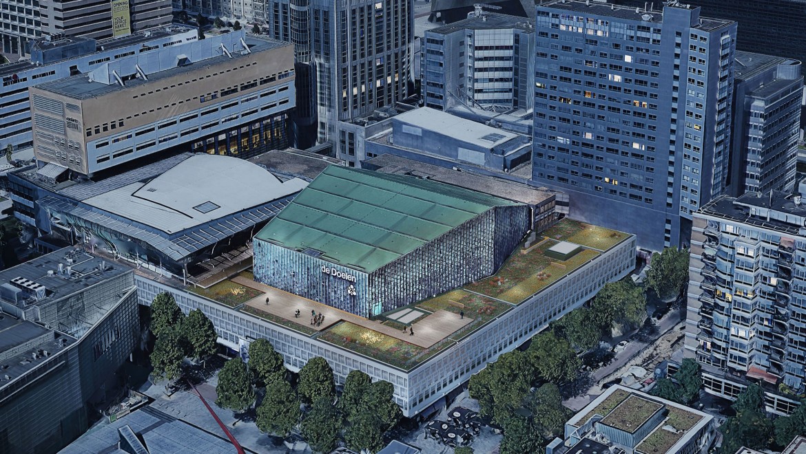 La cubierta plana mide más de 2.500 m² y rodea el techo de cobre de la gran sala de conciertos (© Plotvis y Kraaijvanger Architecten)
