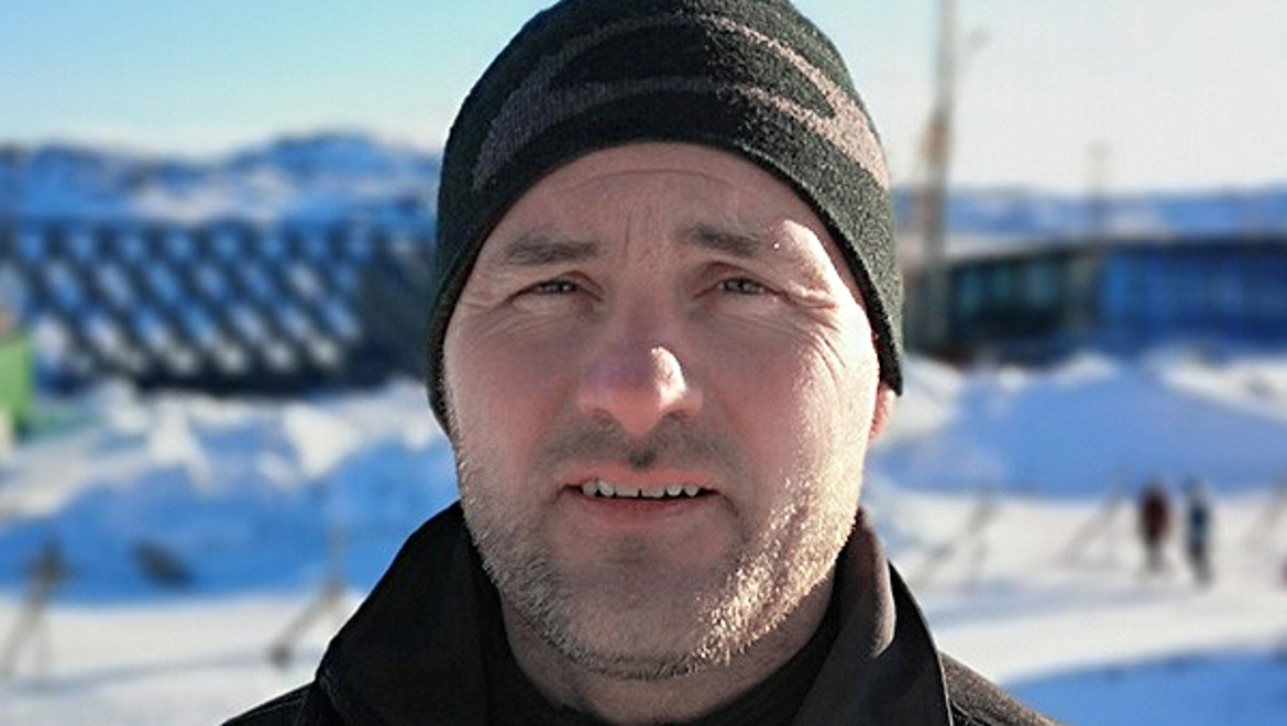 Jesper Bredahl, copropietario de la empresa de fontanería y electricidad VVS og El Firmaet A/S en Ilulissat (© Adam Mørk)