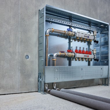 En aplicaciones sanitarias y calefacción para tuberías de calefacción en la zona del suelo, así como para radiadores y calefacción